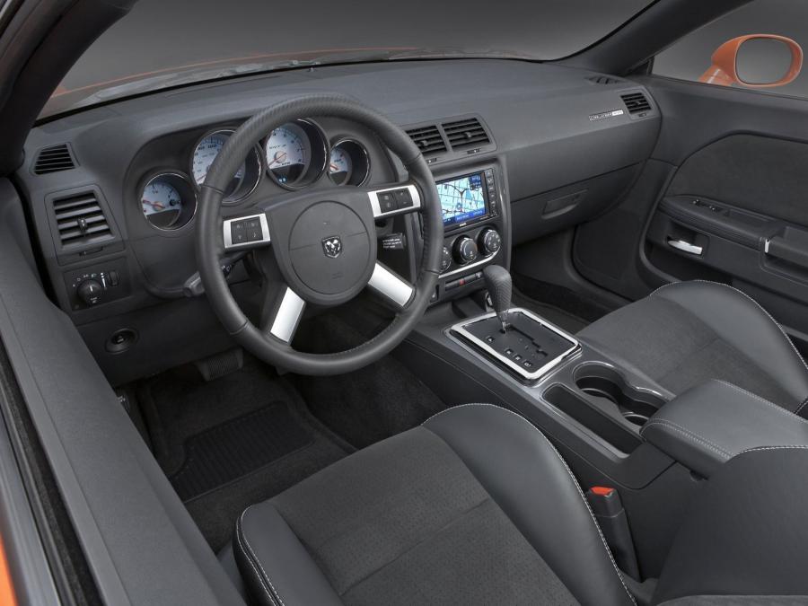  Dodge Challenger SRT8 2008 года  (фото 15 из 356)